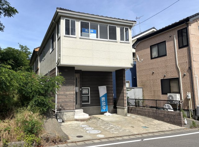 新潟市西区五十嵐一の町　中古戸建の外観
