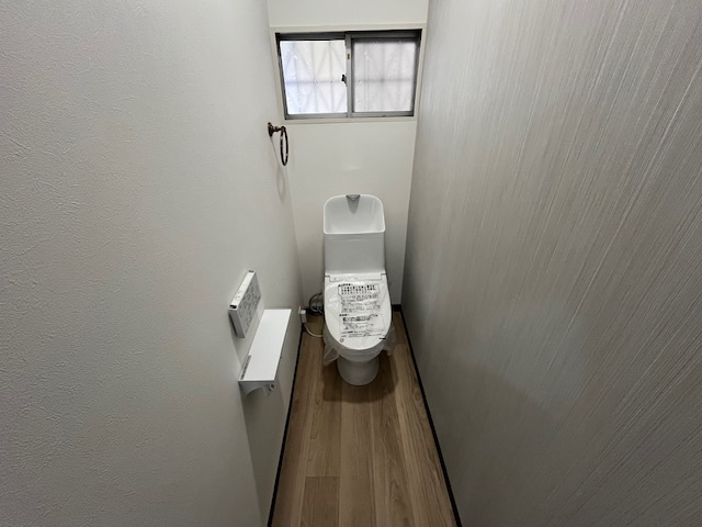 和田東戸建のトイレ