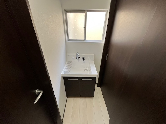 和田東戸建の独立洗面台