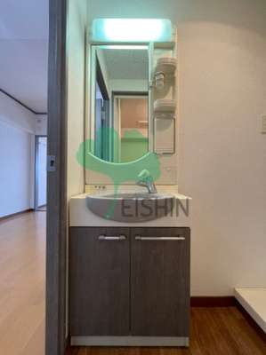 【洗面所】 | ロイヤル神屋 | シンプルで使いやすい洗面台です！