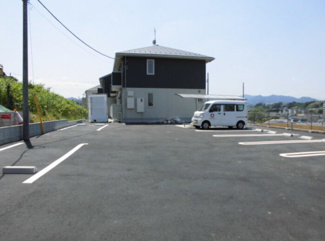 【駐車場】