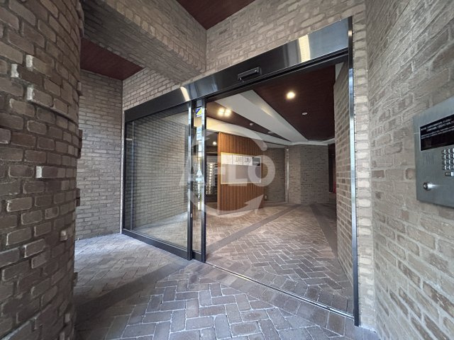 フォレステージュ江坂垂水町のエントランス|フォレステージュ江坂垂水町　エントランス