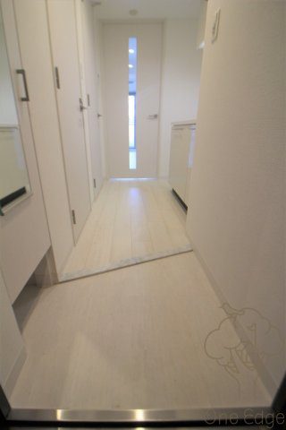 エスリード南森町ラグシスの玄関