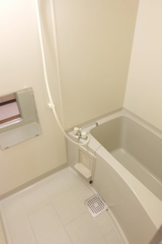 パークサイドスズキの浴室|日々の疲れを癒すお風呂付です