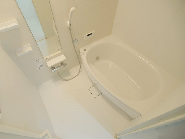 PLEINSOLEIL府中本町の浴室