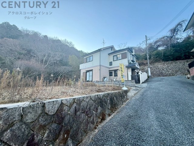 一種低層の閑静な住宅地に立地しております。