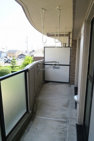 グランドールパレのバルコニー|開放的で明るい空間を演出してくれるバルコニーです