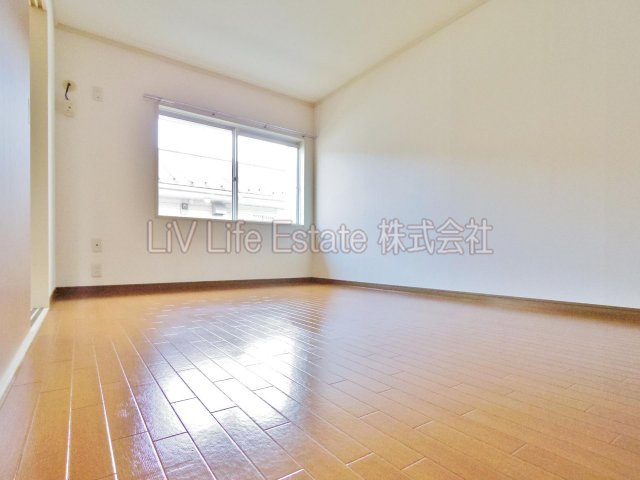 小平市鈴木町２丁目のアパートの寝室