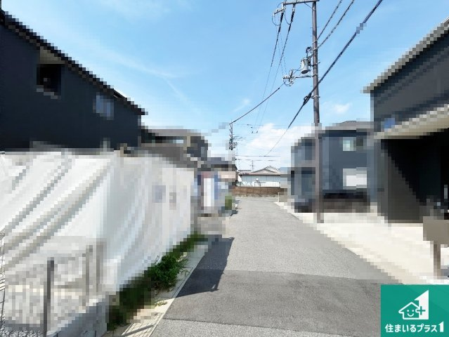 1(土)2(日)現地案内可能！　桜井市三輪　の前面道路含む現地写真|駅やスーパー、小学校・中学校等日常生活に欠かせない情報や道のりもご紹介いたしますのでお気軽にご相談ください。