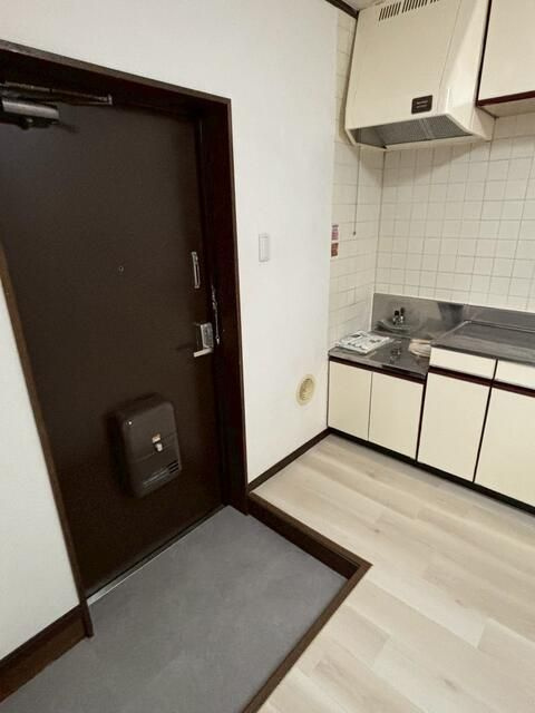 ハイツキタムラの玄関