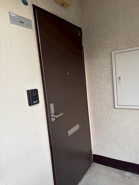 ハイツキタムラの玄関