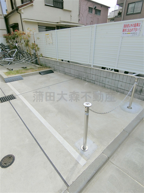 ヴァレッシア蒲田シティの駐車場|敷地内平置き駐車場　空き状況等詳細はお問合せ下さい。