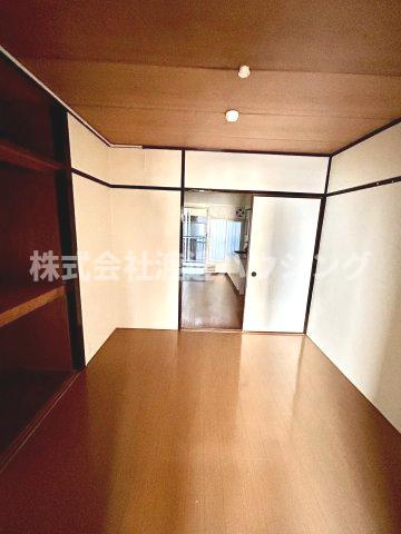 マンションブルースカイの洋室