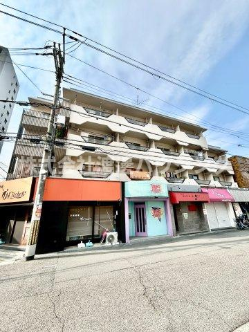 マンションブルースカイの外観
