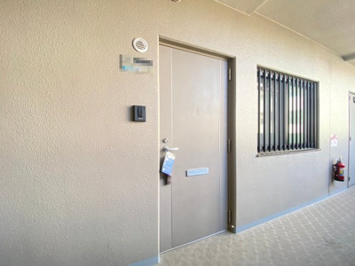 【玄関】 | レスカーラ緑地公園