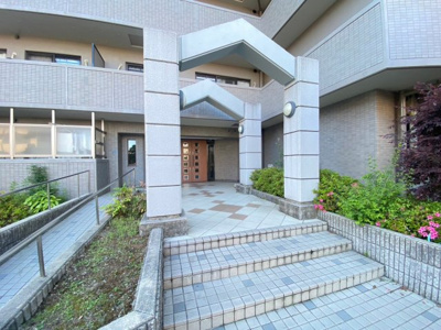 【エントランス】 | レスカーラ緑地公園