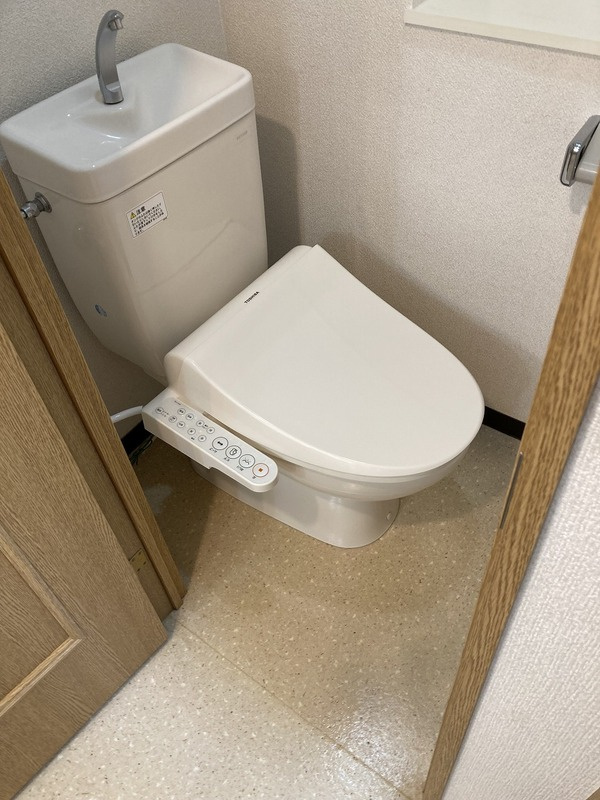 アルカサル御苑のトイレ|温水洗浄便座