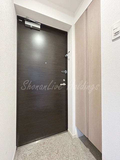 大和市中央５丁目の賃貸マンションの玄関