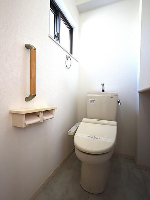 府中市清水が丘３丁目の中古一戸建のトイレ