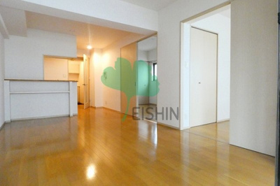 【居間・リビング】 | エトゥール博多駅前 | アレンジ自由自在の広々空間です！