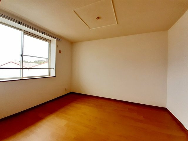 フル・クレインの居間・リビング|明るい色調の室内です