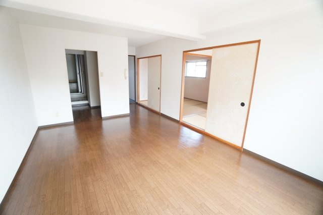 カドーロ壱番館の居間・リビング