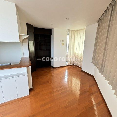 サンマークスだいにちサンタワーレジデンスＧ棟の居間・リビング