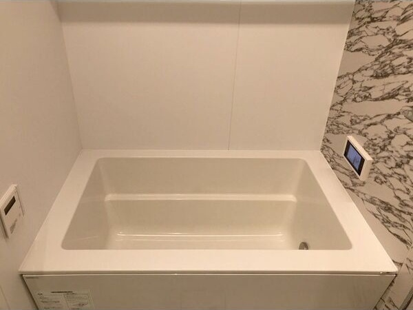 弥富通ライズの浴室