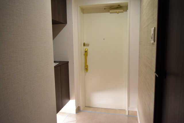 立川市錦町１丁目の中古マンションの玄関