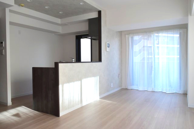 立川市錦町１丁目の中古マンションの居間・リビング