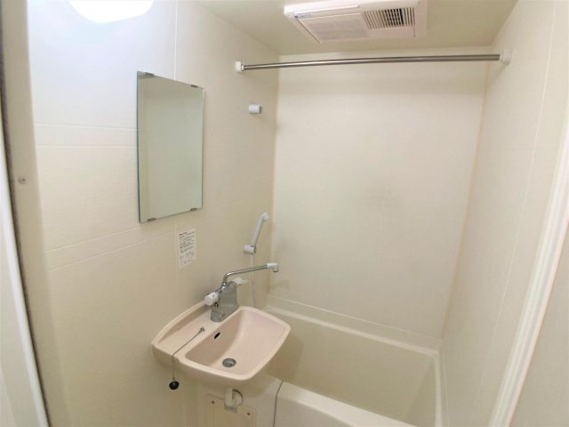 【浴室】 | 設備・仕様は号室により異なる為、現況を優先致します。