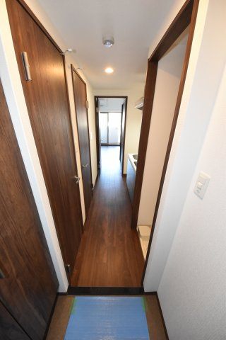 フォーリアライズ大正ソーレの玄関