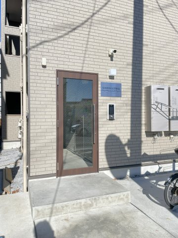 SUNRISE武里駅前のエントランス