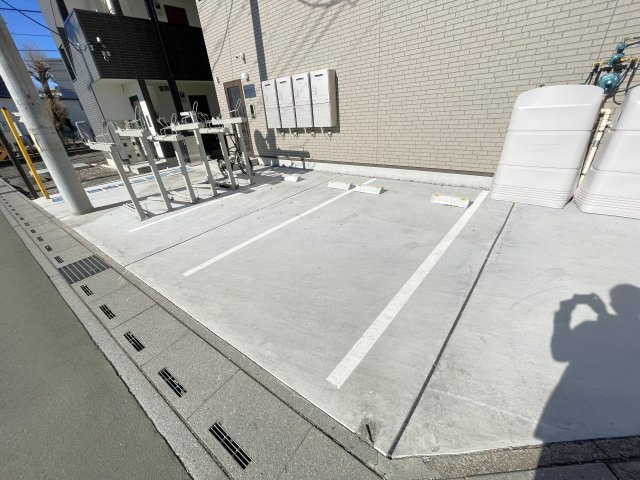 SUNRISE武里駅前の駐車場