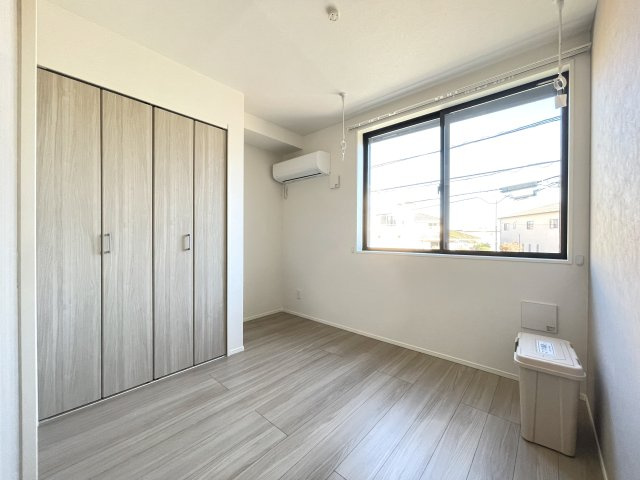 SUNRISE武里駅前の寝室|※同タイプ・別室の写真になります。