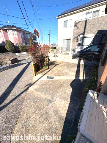 作新台６丁目　リフォーム住宅（戸建）の駐車場|大型可