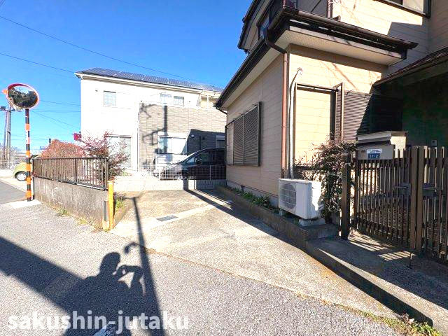作新台６丁目　リフォーム住宅（戸建）の駐車場|大型可