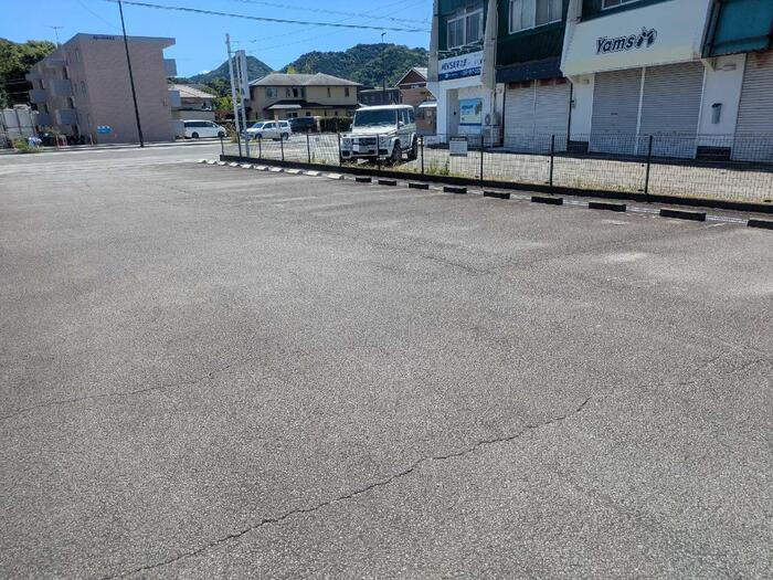 リバーパークの駐車場