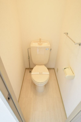 【トイレ】 | アメニティ大美野A | ※イメージ　同物件別号室の写真