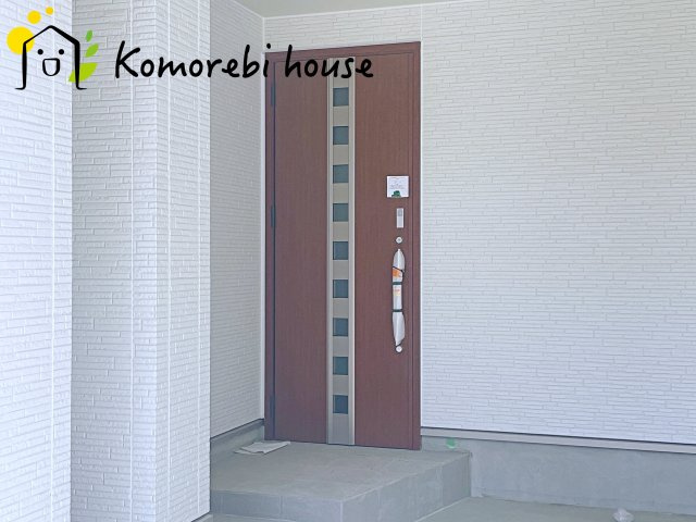 第1上尾市谷津　新築一戸建て　Aの玄関|きれいな玄関です