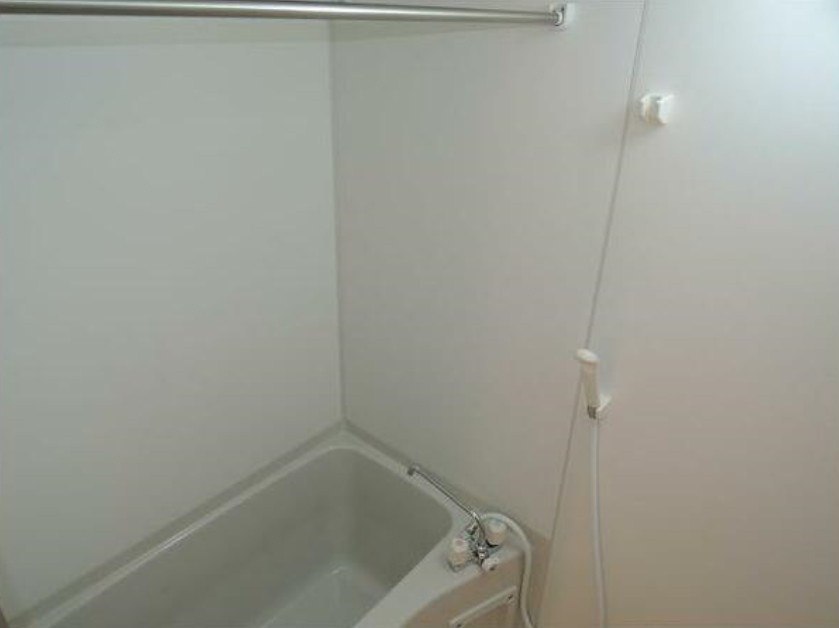 中野区中野３丁目のアパートの浴室