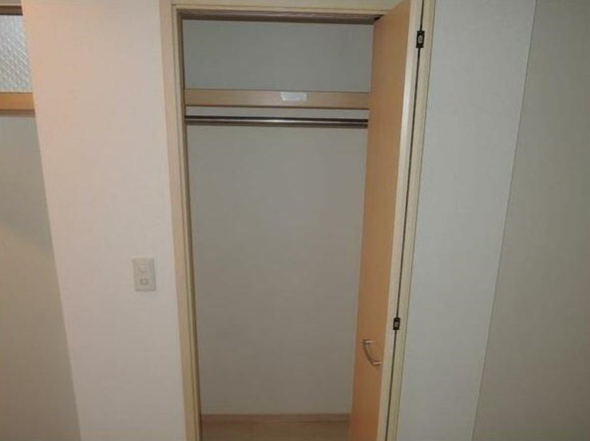 中野区中野３丁目のアパートの収納