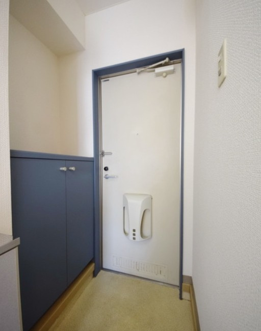 セレ南大塚の玄関