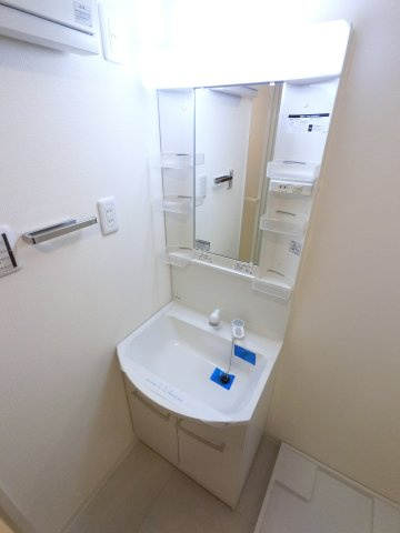 ドゥーエ妙典の独立洗面台