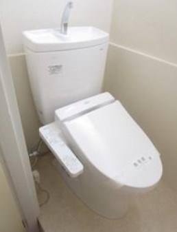 中野区弥生町２丁目の賃貸マンションのトイレ