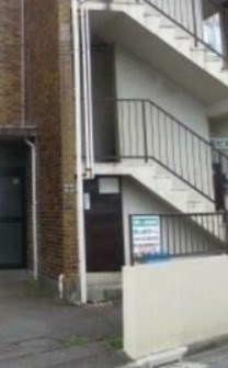 中野区弥生町２丁目の賃貸マンションのエントランス