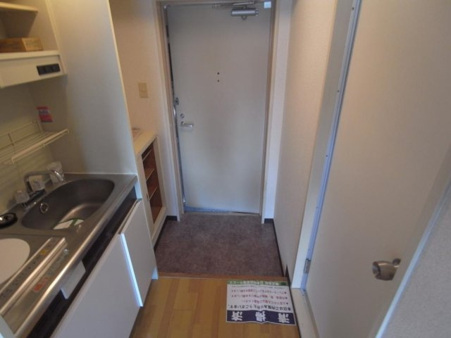 新宿区西新宿６丁目の賃貸マンションの玄関