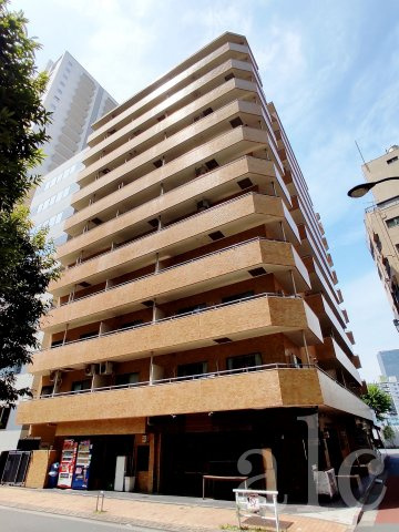 新宿区西新宿６丁目の賃貸マンションの外観|SRC造。重厚な造りのオートロックマンションです。