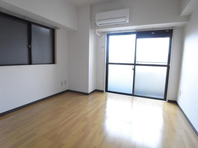 新宿区西新宿６丁目の賃貸マンションの居間・リビング