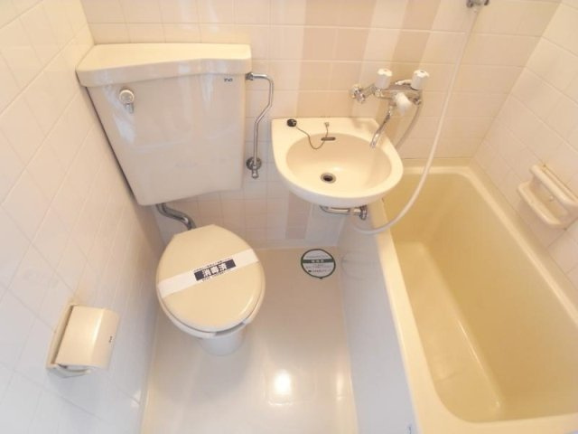 新宿区西新宿６丁目の賃貸マンションの浴室